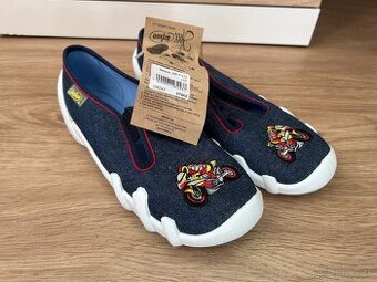 Chlapčenské plátenky, veľ. 33 NOVÉ