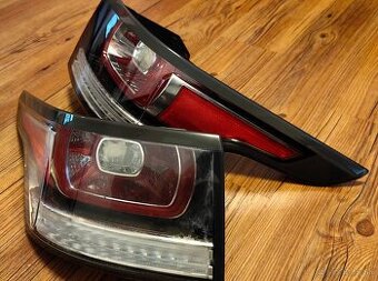 zadne svetlá na Land Rover