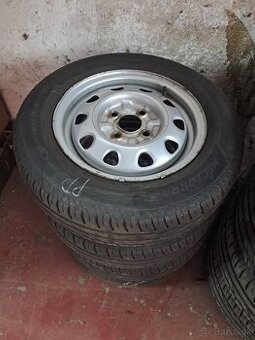 Predám letné kolesa 165/70 R13 Matador