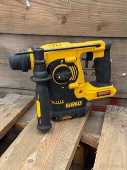 AKU kombinovane kladivo Dewalt