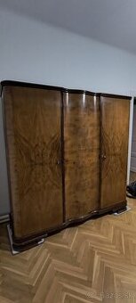 Starožitná skriňa - šatník