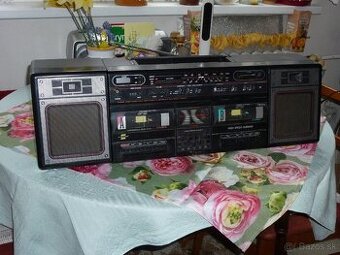 Predám rádiomagnetofón-boombox na opravu