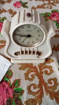 Staré ruské stolové hodiny