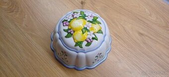 Porcelánová forma na bábovku závesná, z Anglicka