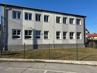 Kompletne zariadená ambulancia v zdravotnom stredisku v Trst