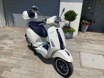 Vespa 125 Yacht Club