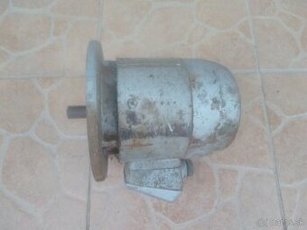 Prirubovy el motor 380w 1200 otaciek