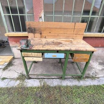 Pracovný stôl, ponk
