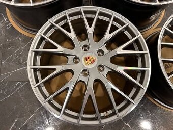 original kolesa porsche r21 Panamera 976044660N