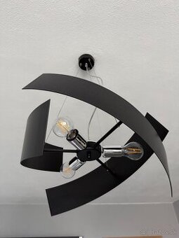 Moderný dizajnový luster – ako nový, kupovaný pred rokom