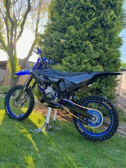 Yamaha YZ 125