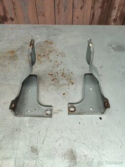 Mazda 5 (CR19, 2005-2010) Držiaky predných blatníkov