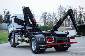 MERCEDES AXOR 18T HÁKOVÝ NOSIČ KONTAJNEROV HYDRAULICKÁ RUKA