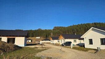 Predám stavebný pozemok so staveb.povolenim a rodinným domom