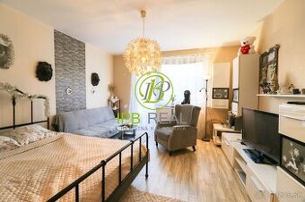 Zrekonštruovaný 3-izb. byt s balkónom na Jamnického ul. na D - 1