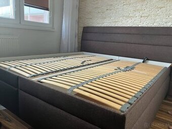 Predám veľkú posteľ spolu s matracmi