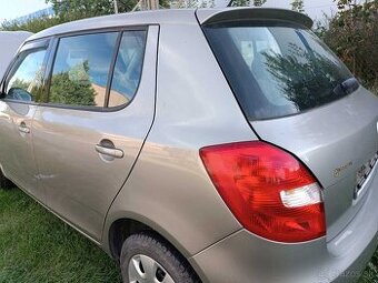 šKODA  FABIA     2    - rozpredám