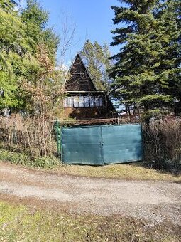 Chata pri vodnej nádrži Dubník 2