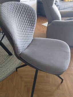 Jedálenské stoličky