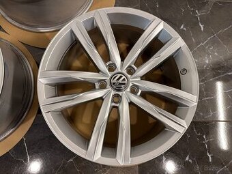 originální kolesa vw passat r18 5x112 Dartford - 1