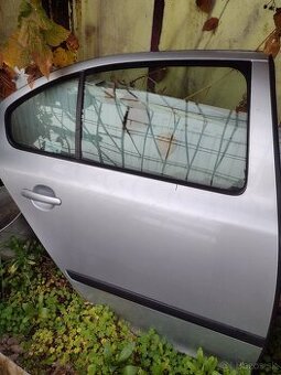 Zadné dvere Octavia 2 sedan