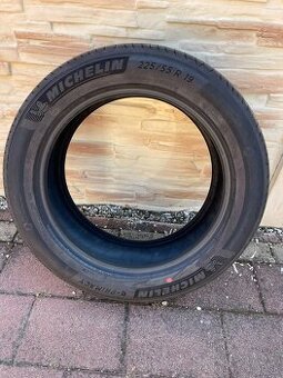 Michelin 225/55 R19