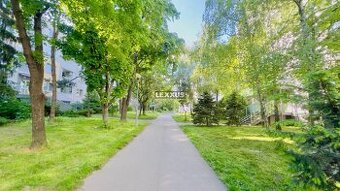 | priestranný 3 izb. byt, pokojné a pekné okolie, parkovanie
