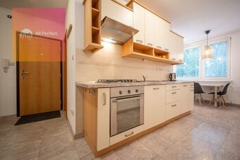 Na prenájom veľký 2 izbový byt v centre mesta Nitra