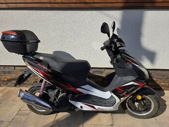 Adamoto starfighter 125