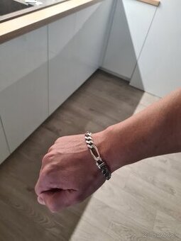 Predám strieborný náramok vzor figaro