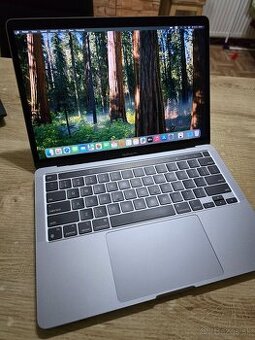 Macbook Pro 13 2022 s M2 procesorom 16gb ram a 512gb ssd dis