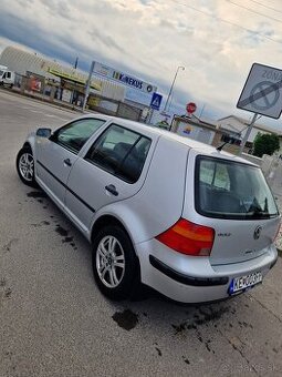 Golf 4 rok 2001
