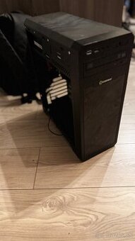 Staršia PC zostava s i7