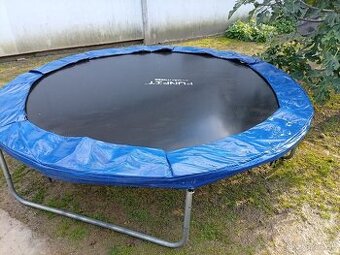 Trampolína