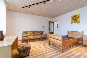 NA PRENÁJOM 3 IZBOVÝ SO SAMOSTATNÝM VSTUPOM V RODINNOM DOME