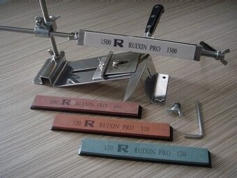 Profi brúsna sada na nože, nožnice, sekáče + 4 brúsne kamene