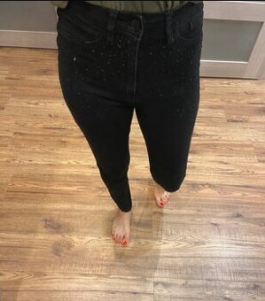 Dámske čierne džinsy