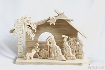Drevený ručne vyrezávaný betlehem