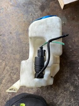 nádržka ostrekovačov Škoda Octavia 1