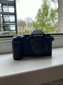 FujiFilm X-S20 + XF 18-55 mm - 1