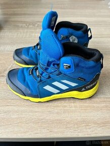 Chlapčenská trekingová obuv adidas - 1