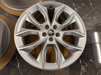 original skoda kamiq r18 658601025g 5x100