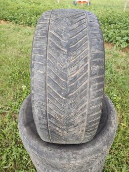 255/55R18 - 1