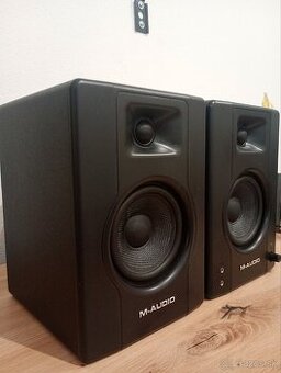 Študiové monitory M-AUDIO aj so stojanmi