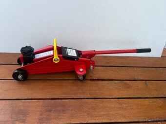 Hydraulický zdvihák do auta Žaba pákový 2T 135-330 mm + guma