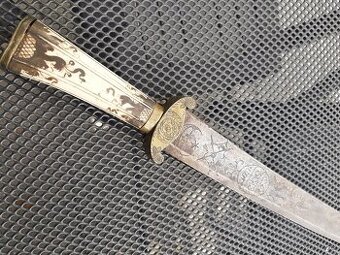 Tesak vzacny v super stave