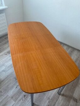 Predam kuchynsky rozkladaci stol - 1