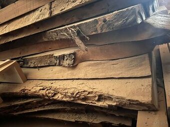 sušené orechové rezivo