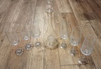 Predám sklenenú sadu na víno