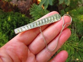 Ponúkam krásnu starú striebornú sponu na kravatu, značenú Ag